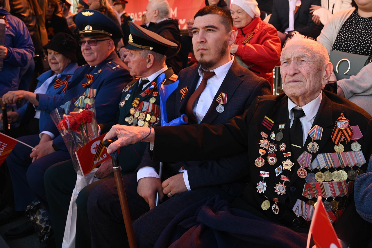 ветераны на параде в день победы
