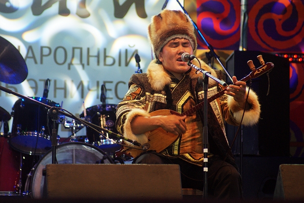 Проект музыкантов разных стран МузЭнергоТур добрался до Мира Сибири в Шушенском
