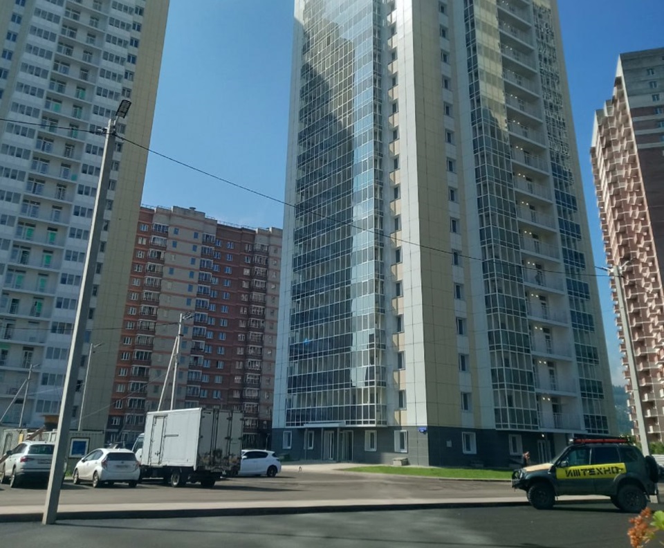 Дольщикам ЖК «Енисей» в Красноярске выдают ключи от новых квартир