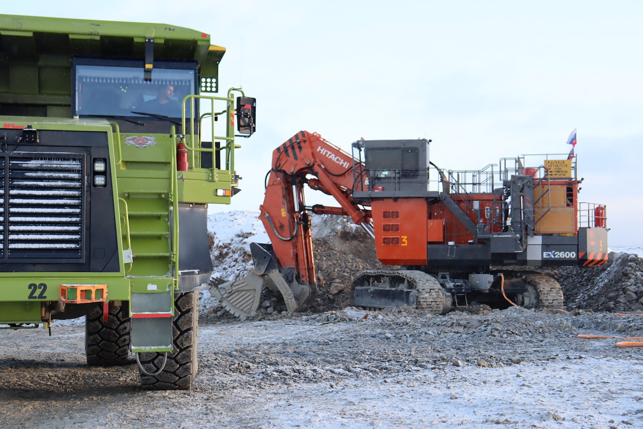 Ведугинское месторождение, работа техники