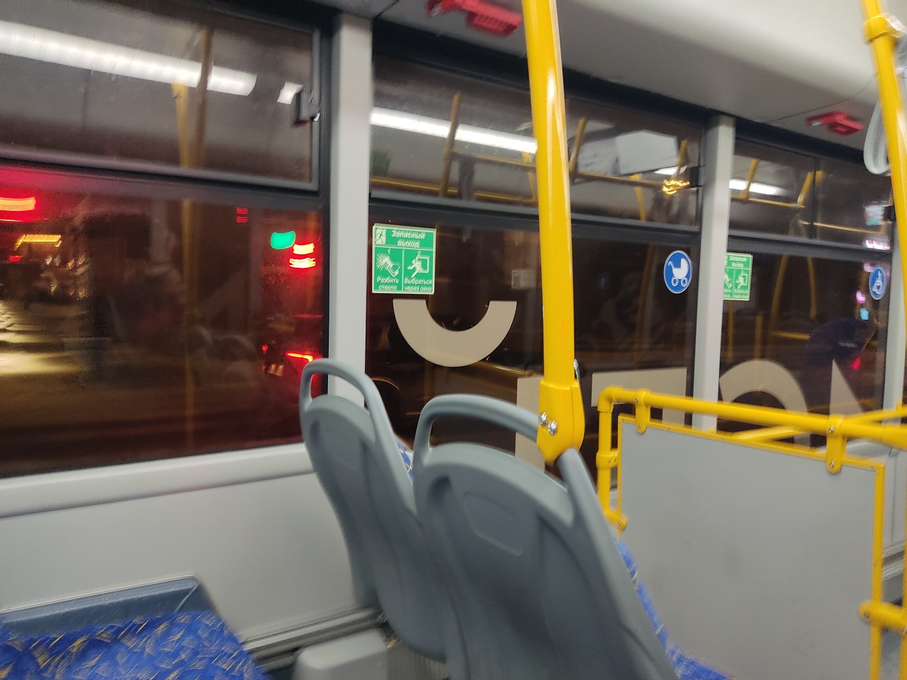 Автобус на газе внутри