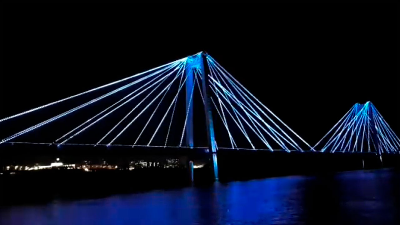 Подсветка вантового моста