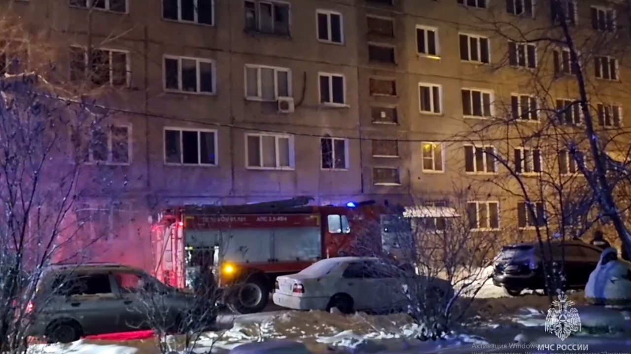 При пожаре в пятиэтажном доме в Красноярске погибли двое