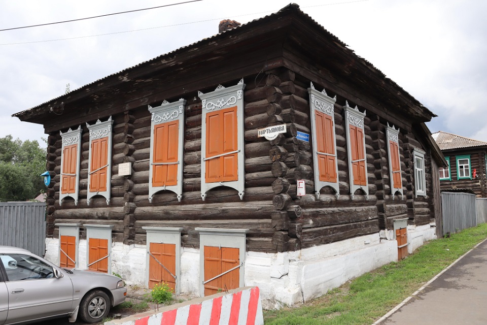 Два дома-памятника в Красноярском крае заставят реставрировать по суду