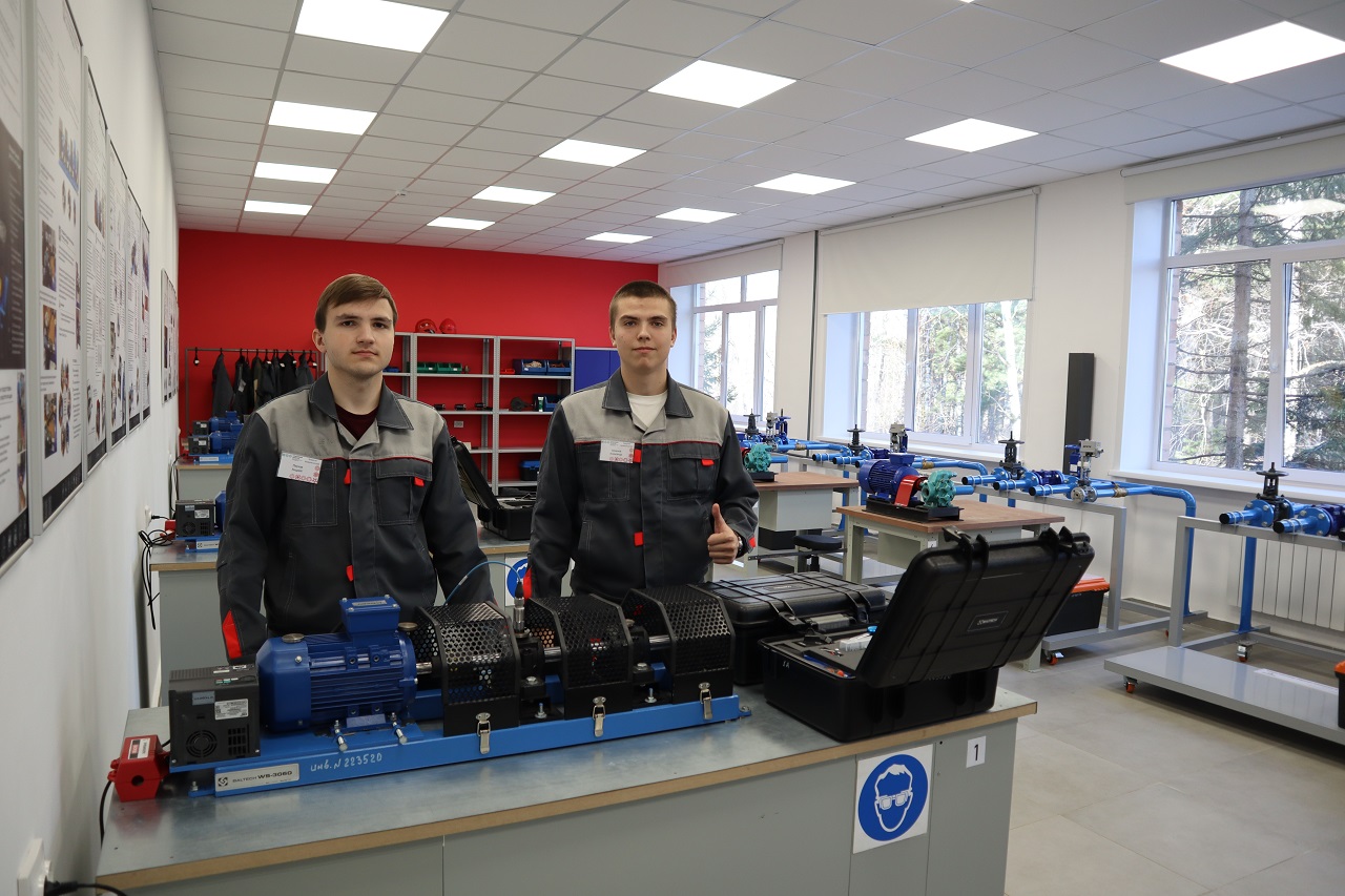 Студенты, претенденты на стипендию Андрея Мельниченко