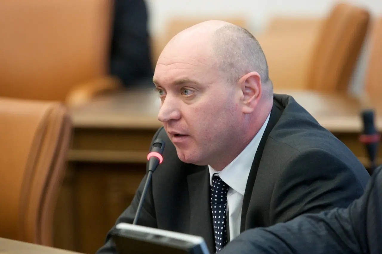 Депутат Сергей Натаров