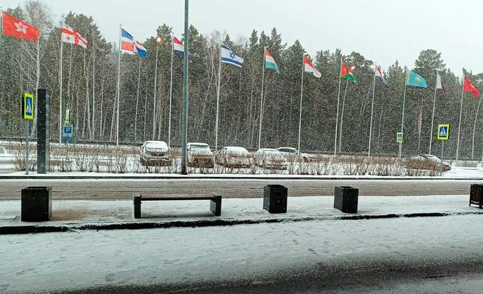 В аэропорту Красноярск зимой