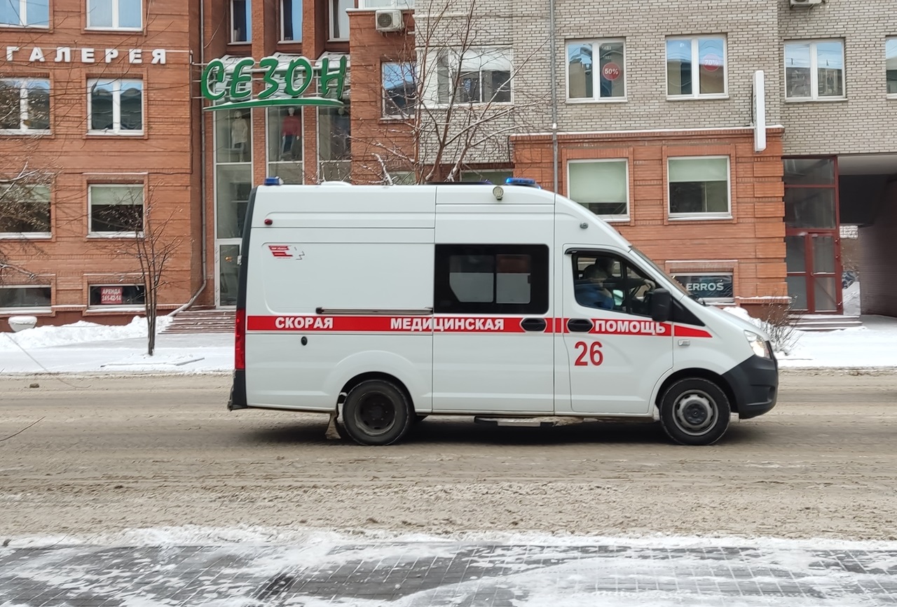 Машина скорой помощи зимой