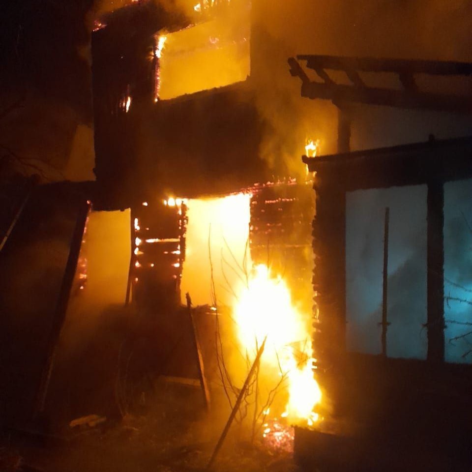 Пожар в поселке Памяти 13 Борцов