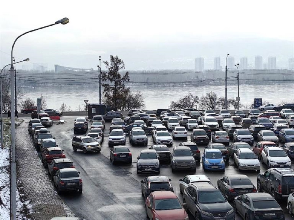 Парковка у Коммунального моста