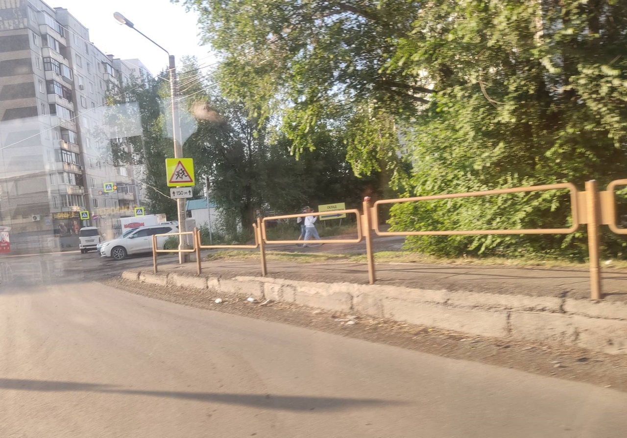 Судостроительная, перекресток с выездом на Семафорную