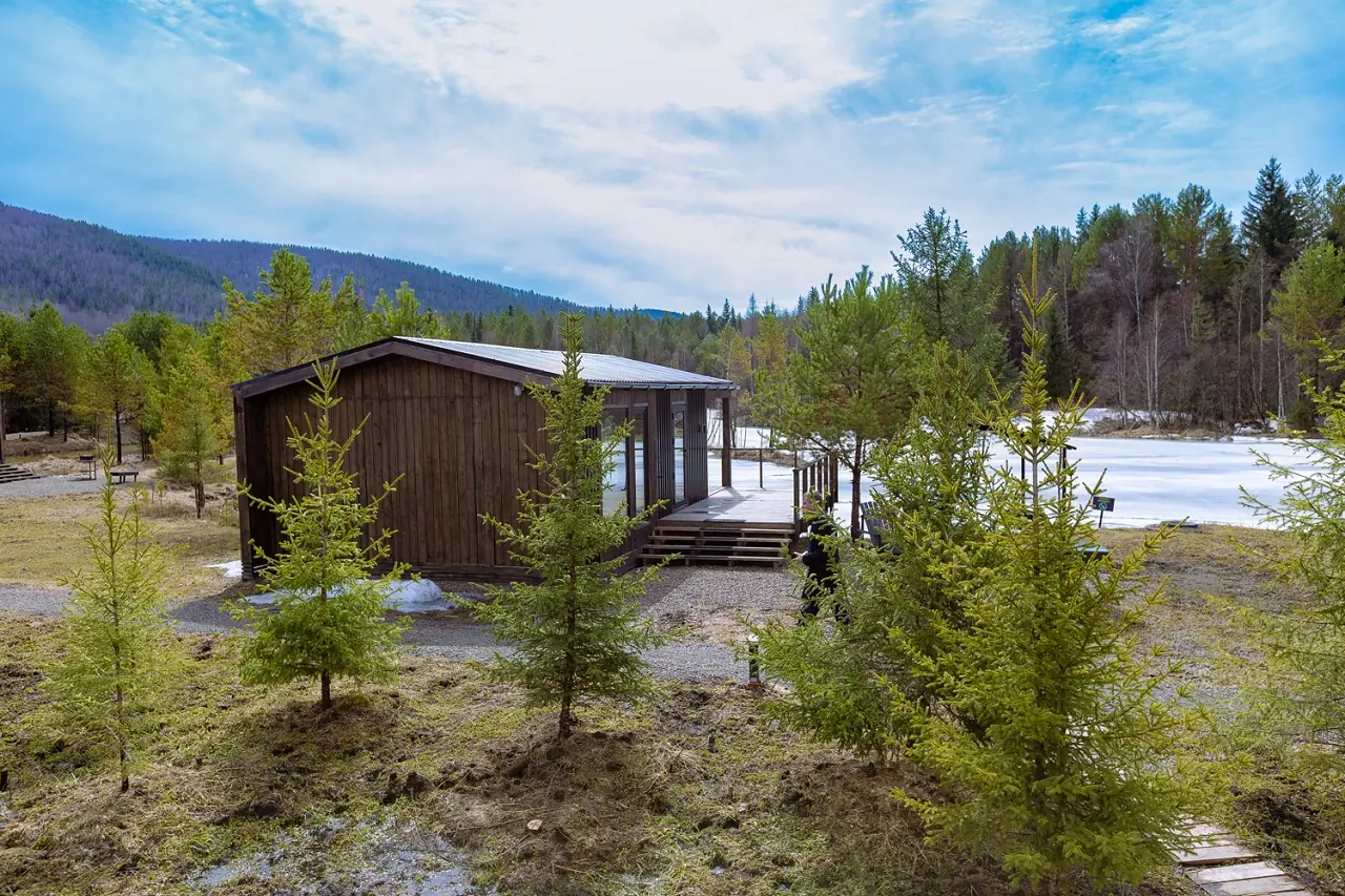 Глэмпинг-парк "Нарвия" на Мане