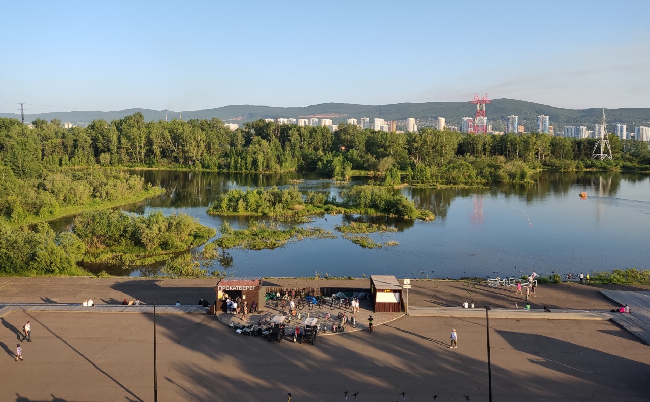 Лето на набережной