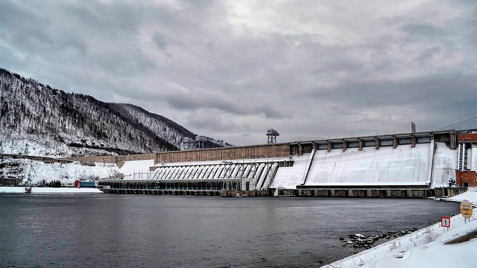 Красноярская ГЭС зимой