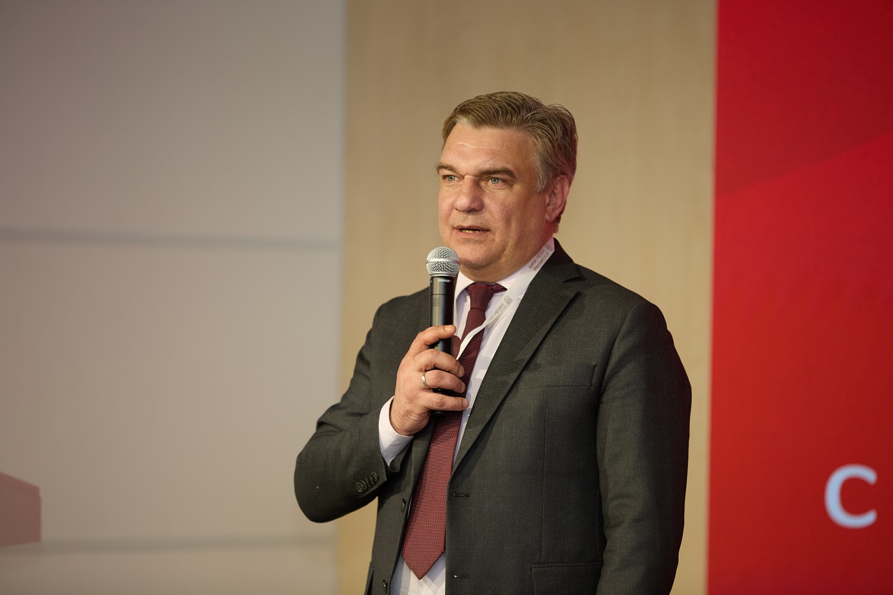 Министр Максим Ермаков