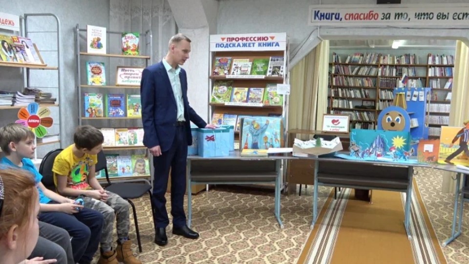 Передача книг в библиотеку Кежемскую