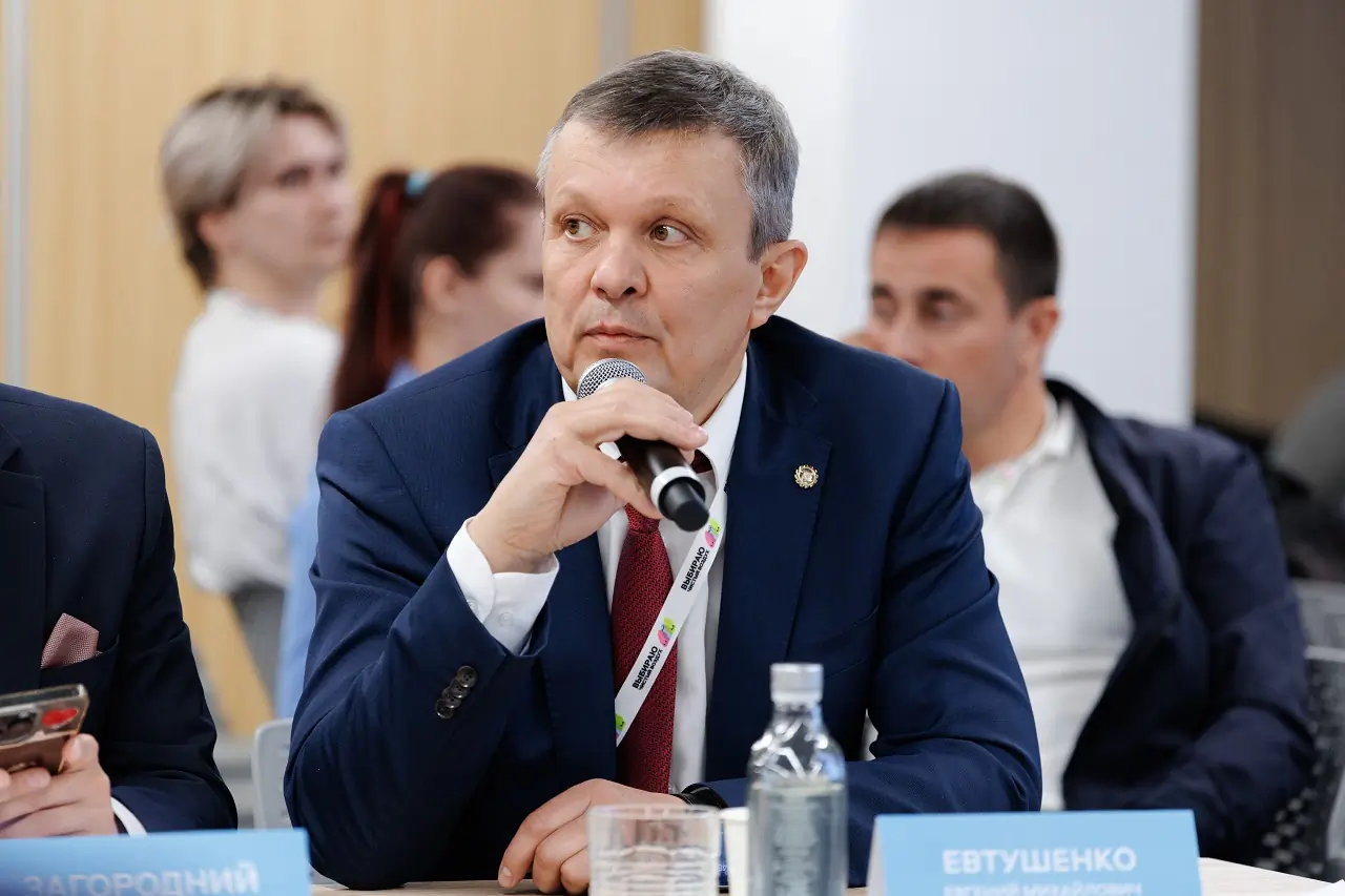 Евгений Евтушенко, конференция по "Чистому воздуху"