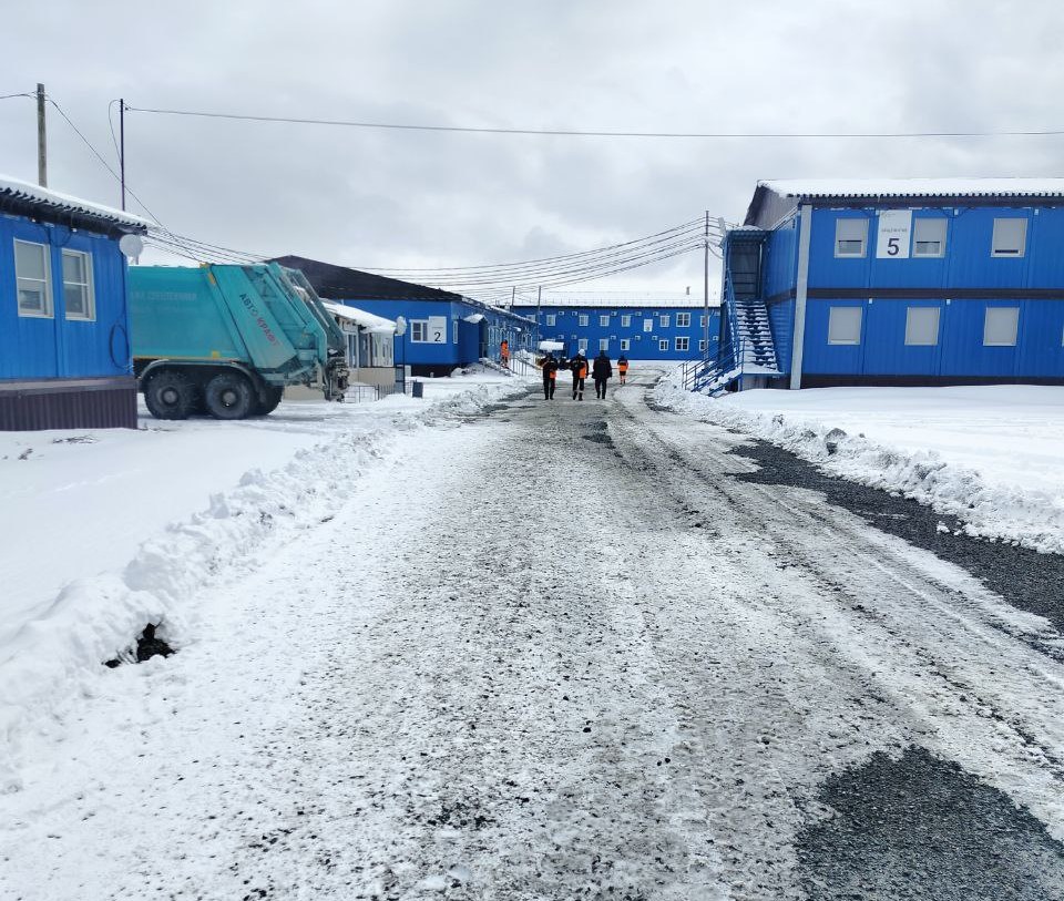 В вахтовом поселке