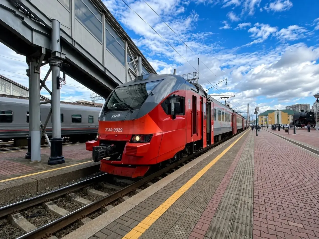 Электричка на вокзале