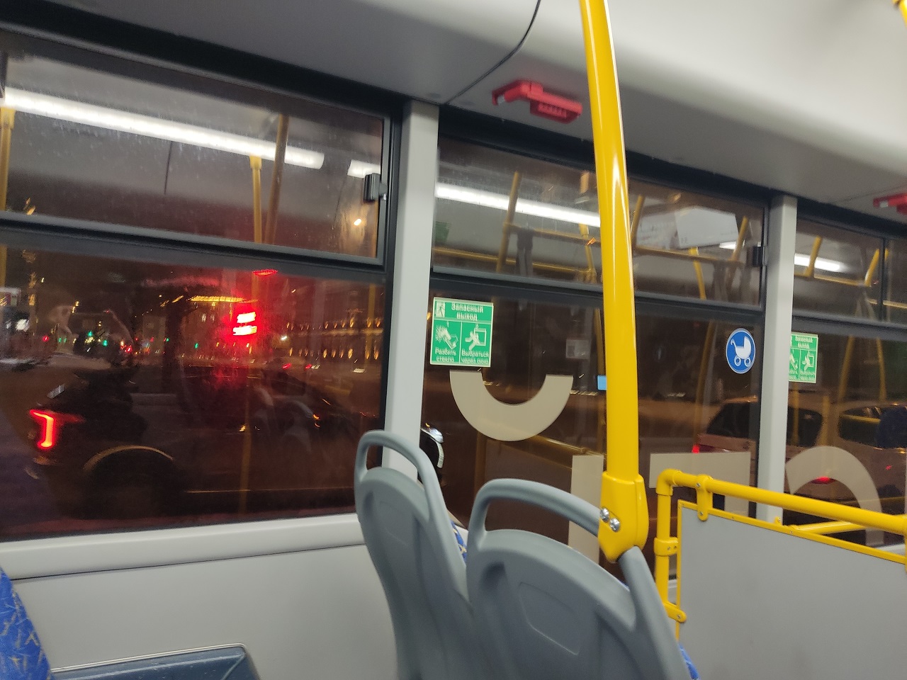 Автобус в салоне
