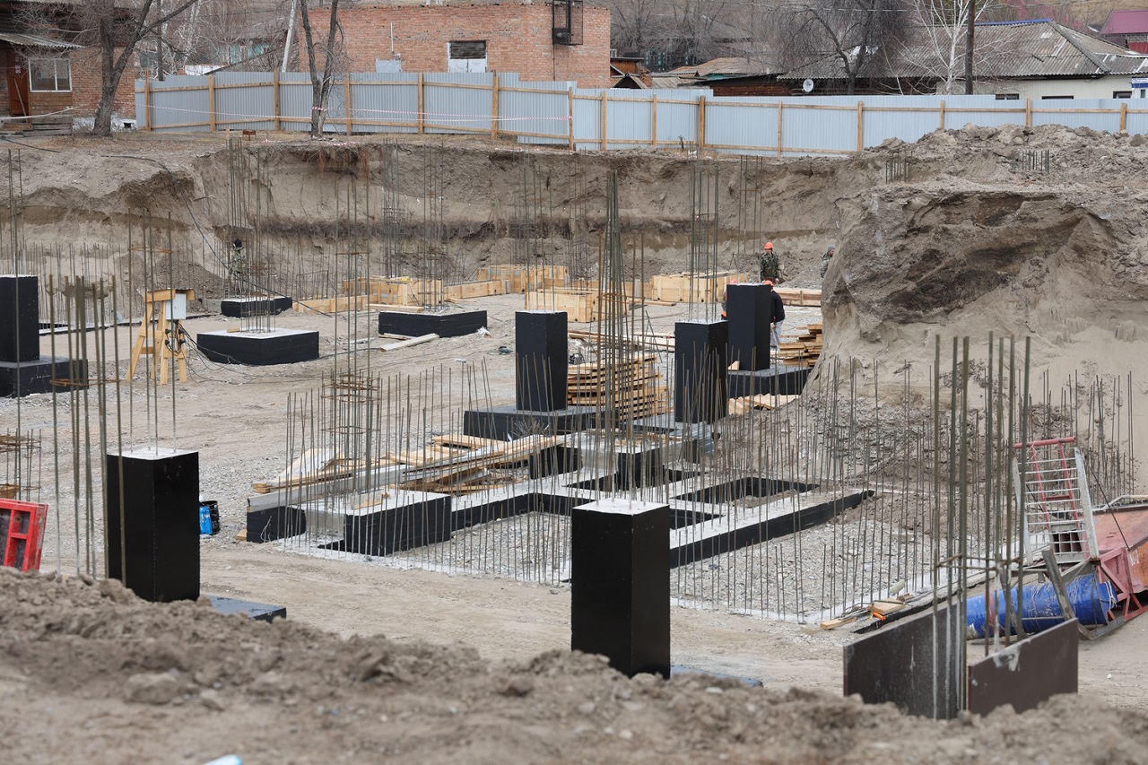 Строительство долгожданной школы пока на нулевом цикле