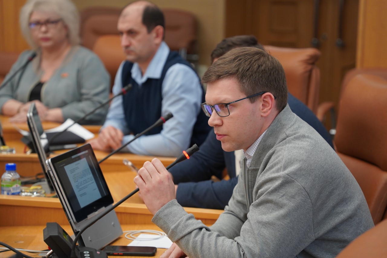 Депутат Семен Сендерский