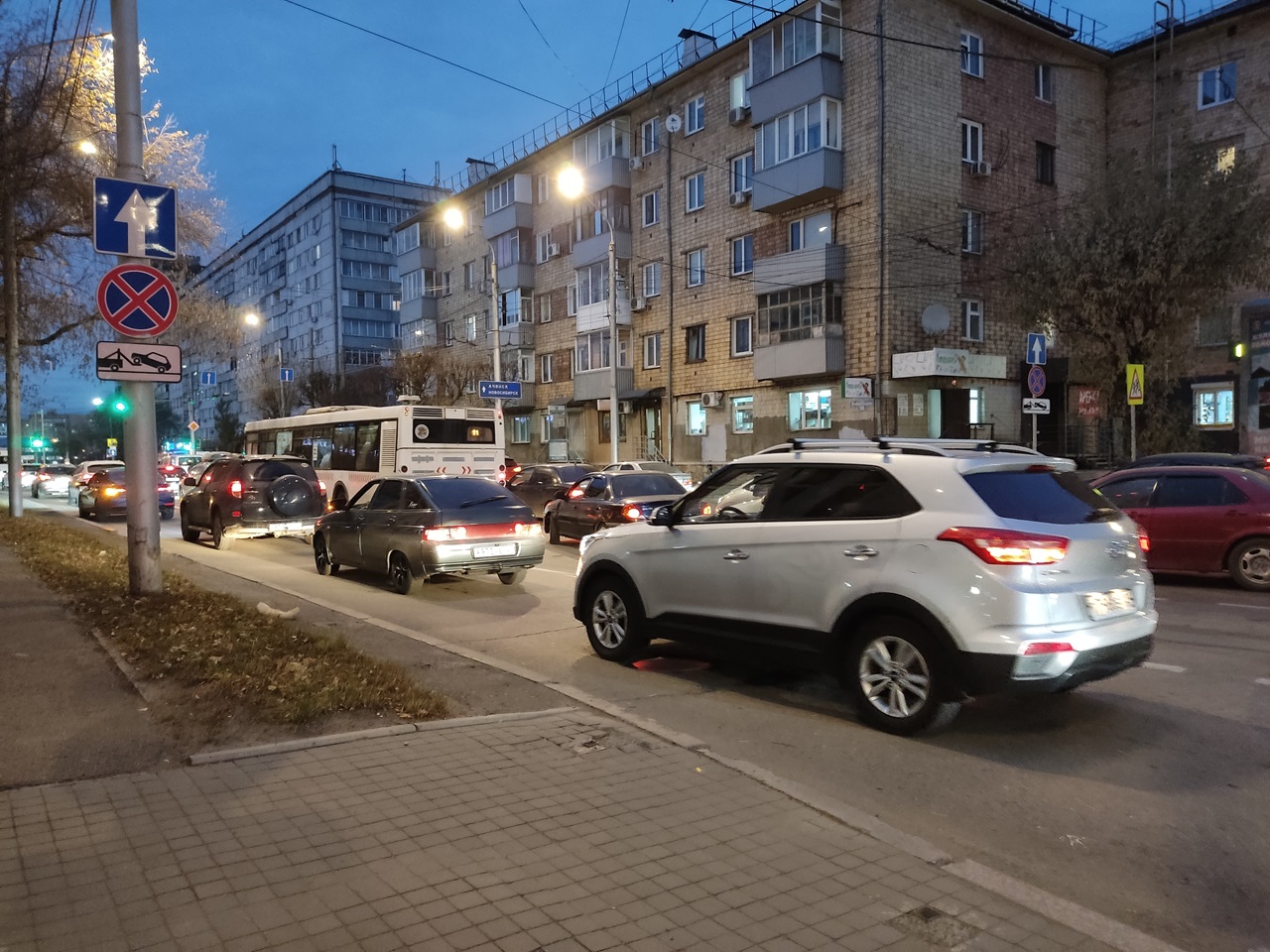 Машины на улице