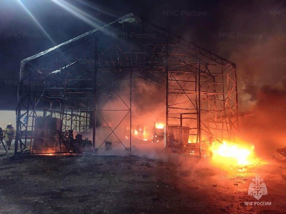 Пожар в гаражах на Солнечной