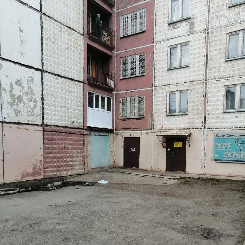 В Шарыпово 9-летняя девочка играла на лоджии и упала с 5 этажа