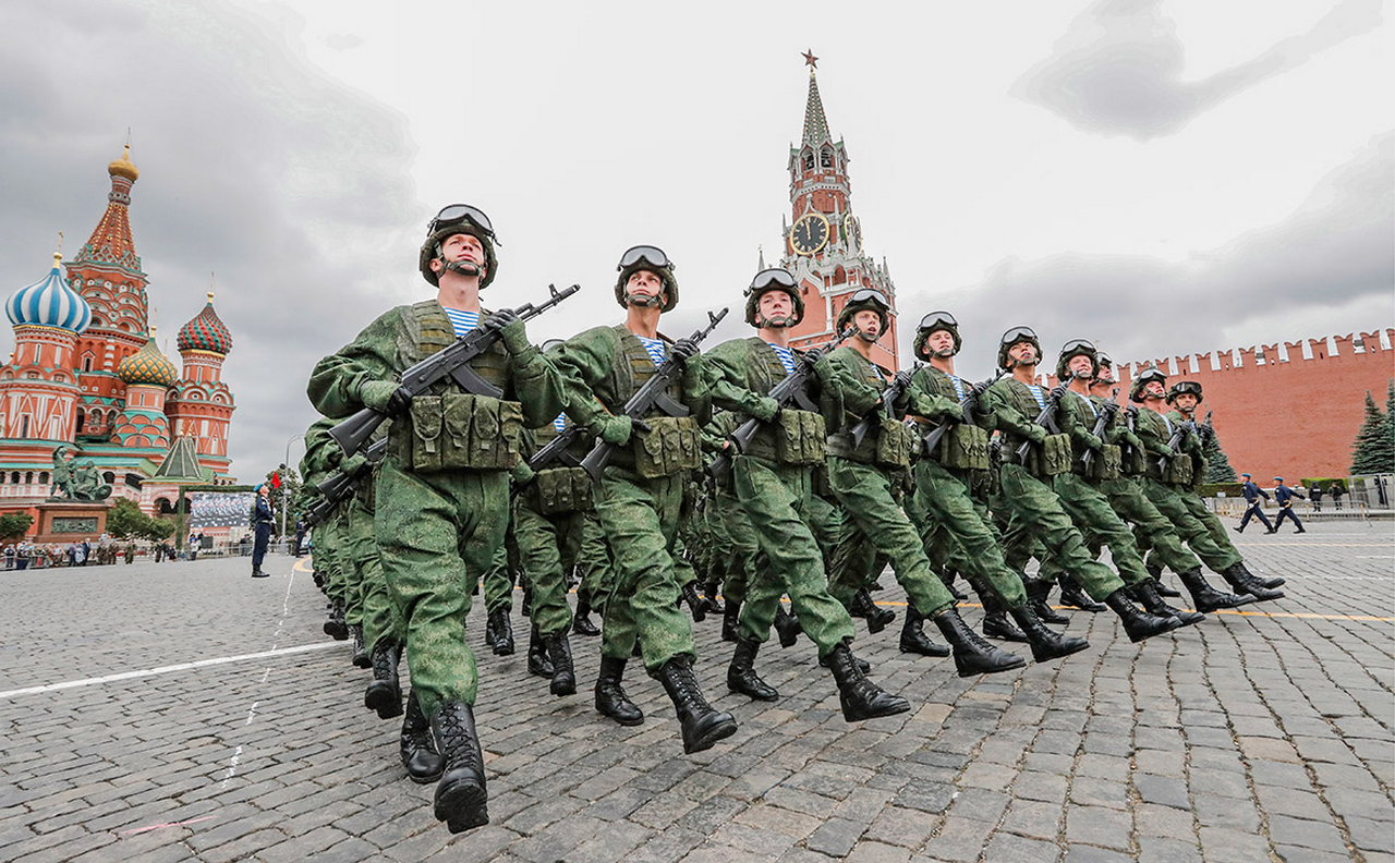 Российские солдаты на Красной площади