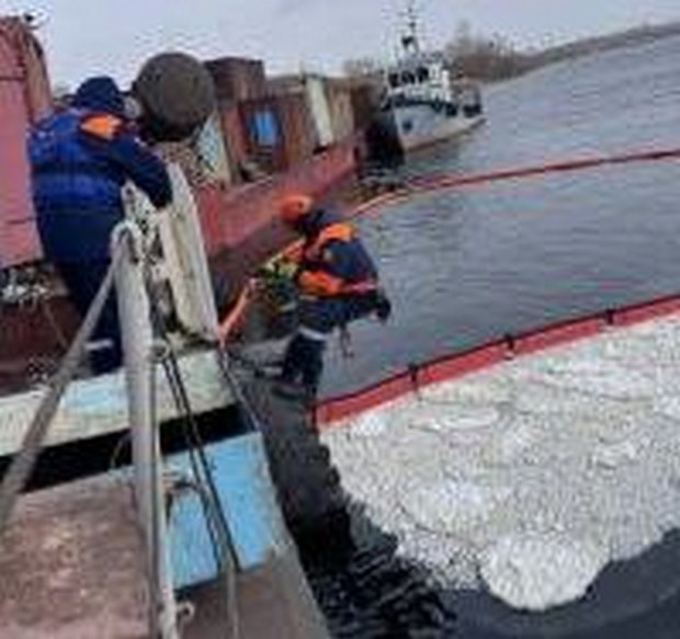 Теплоход, затонувший на Енисее