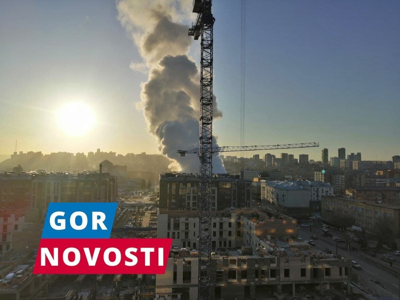 Фотографии дыма опубликовали gornovosti.ru