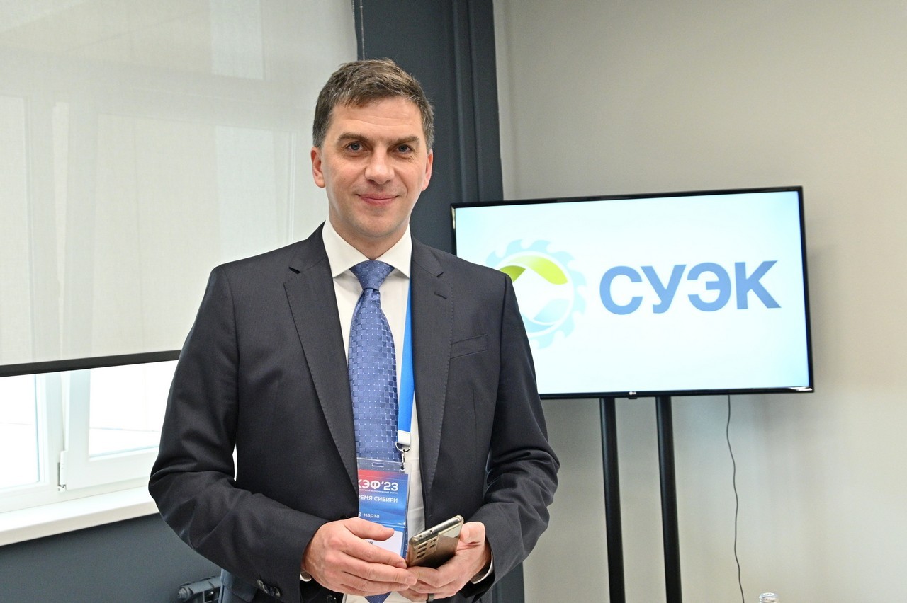 Генеральный директор АО «СУЭК» и ООО «СГК» Максим Басов.
