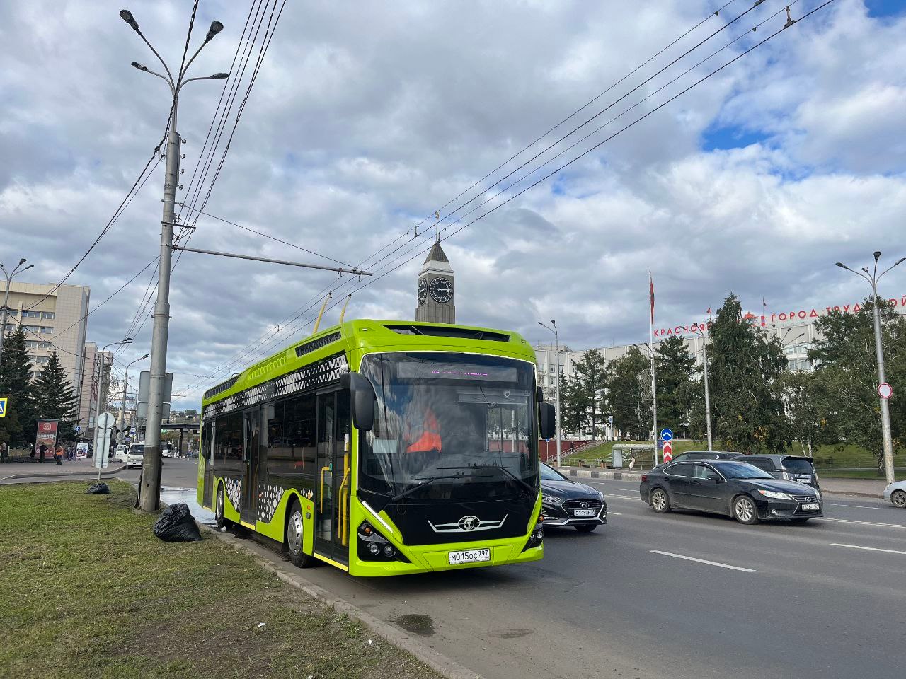 Электробус такой пока только один в Красноярске. Сейчас спеуиалисты смотрят, хорошо ли он себя показывает