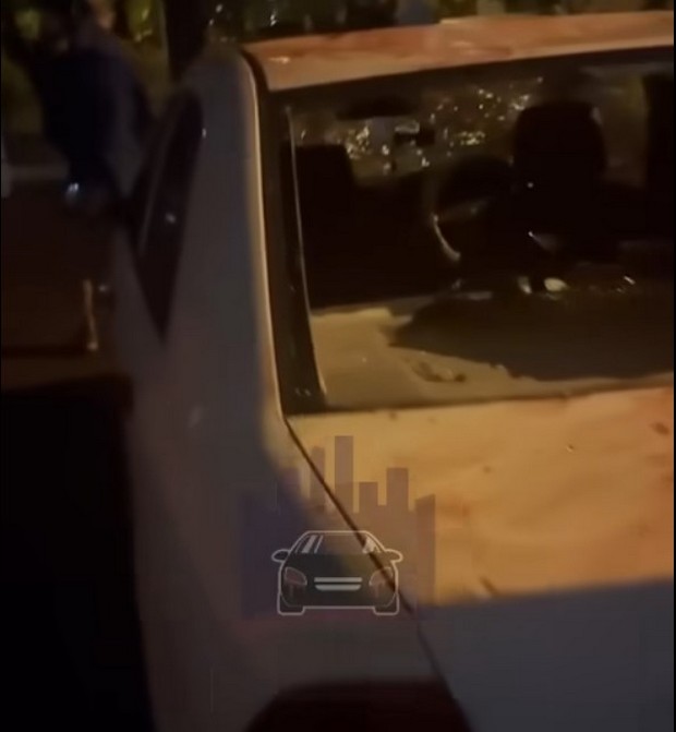 Неадекватный гражданин повредил три автомобиля, прежде чем уго удалось скрутить