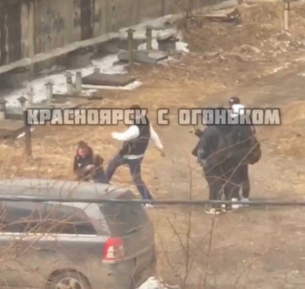 Малолетние красноярцы устроили разборку на улице Павлова