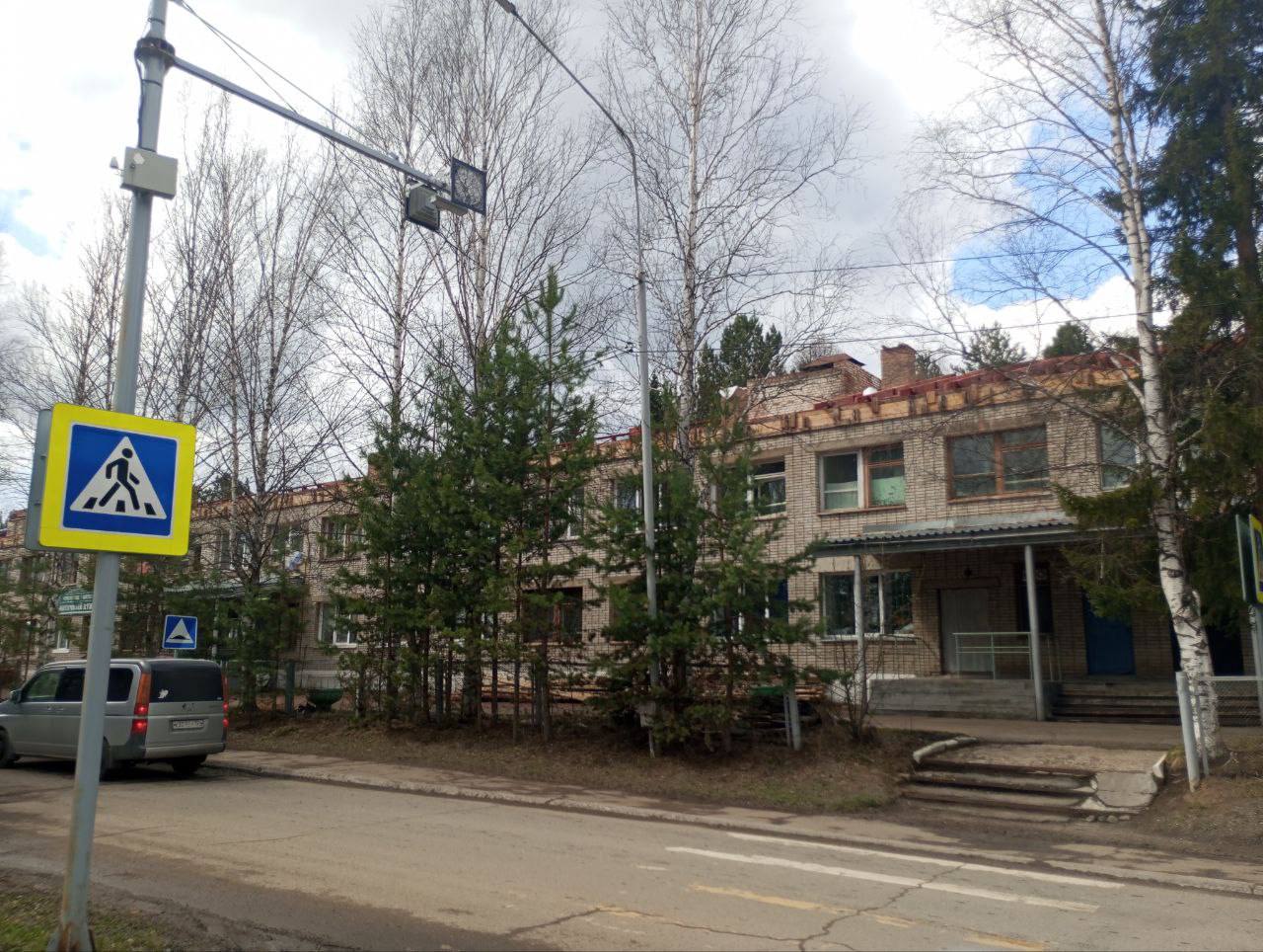 Вернуть кадры в медицину края требует ЛДПР 