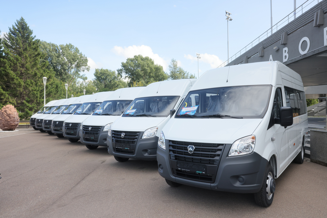 Новые автобусы для спортшкол края