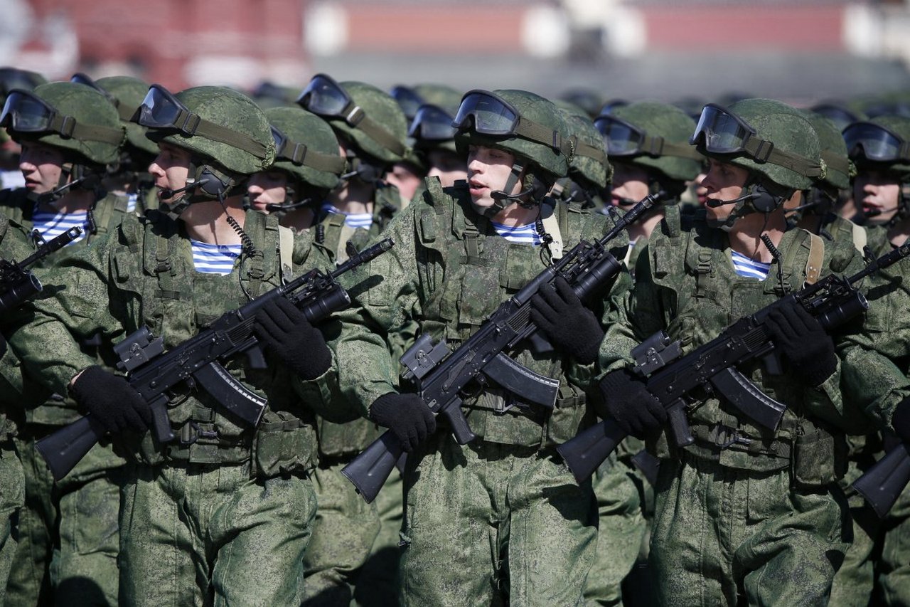 Солдаты России на площади