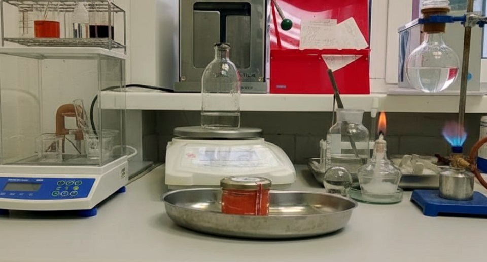 Икра в лаборатории