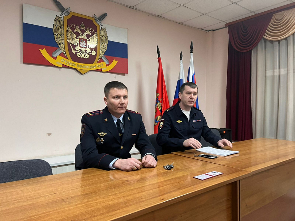 Подполковник полиции Игорь Шестаков (слева) и полковник полиции Виталий Исаков