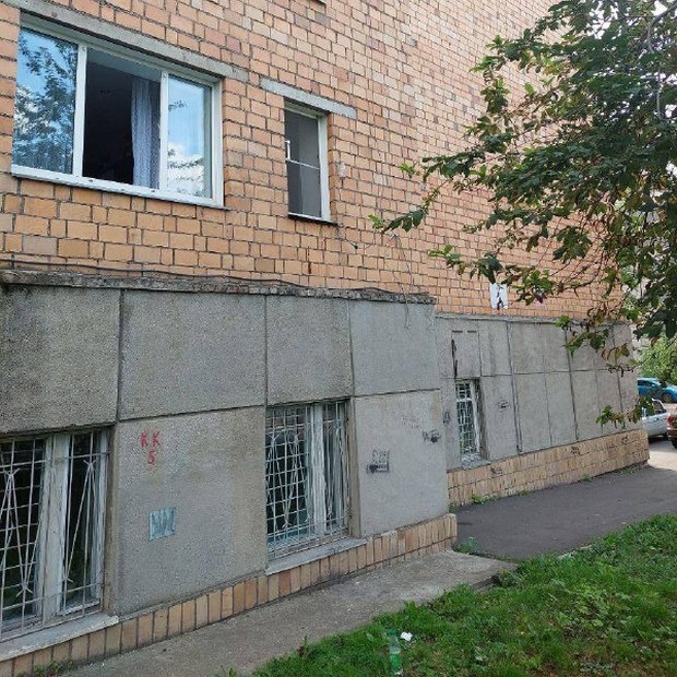 Двухлетний мальчик выпал из окна в Красноярске