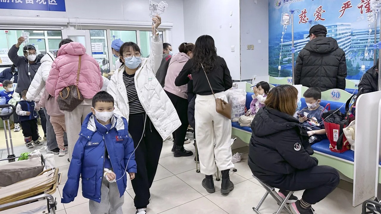 Пациенты в масках в Китае