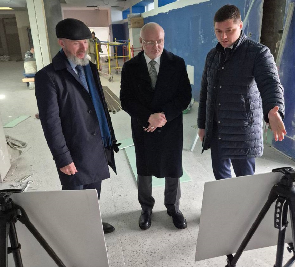 Сергей Пономаренко и Андрей Клишас в филиале центра