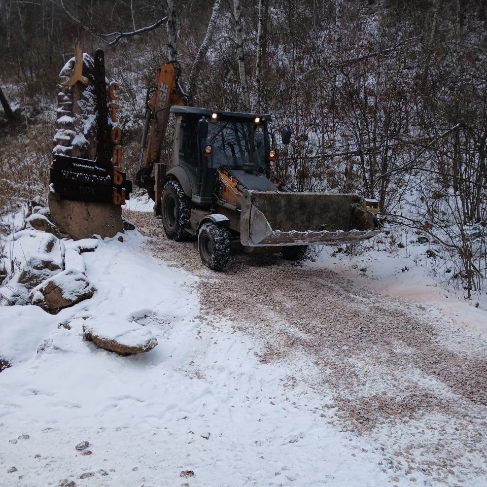 На Столбах отремонтировали дорогу через ручей Моховой