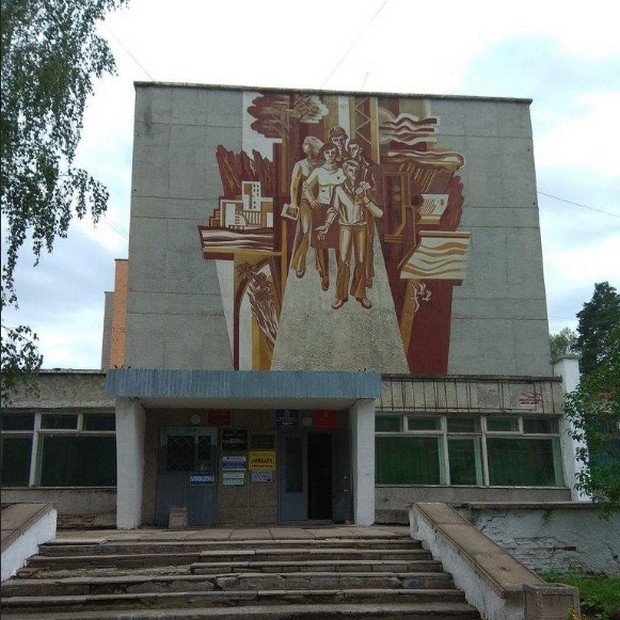 В Дивногорске продают здание с советским муралом