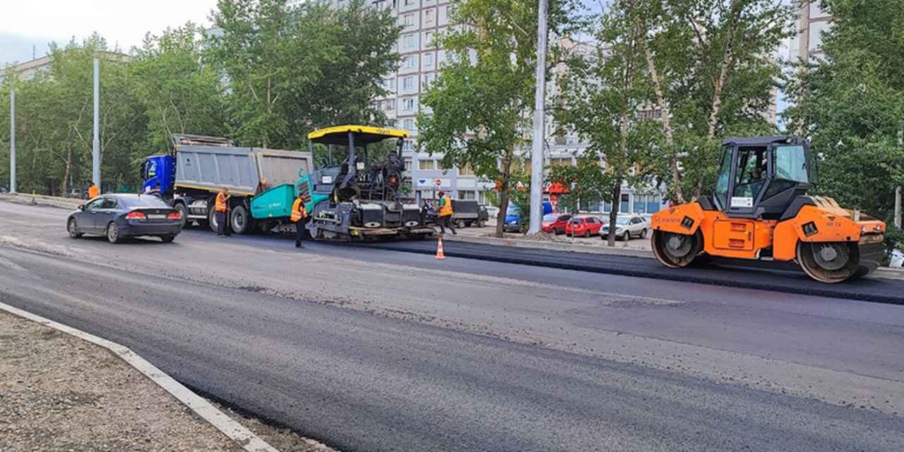 Ремонт дорог в Красноярске - укладка асфальта
