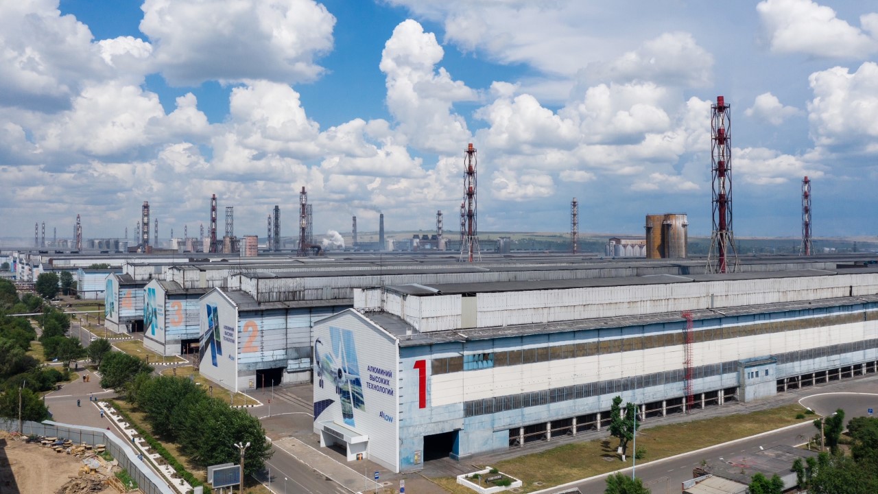 Завод КрАЗ в Красноярске