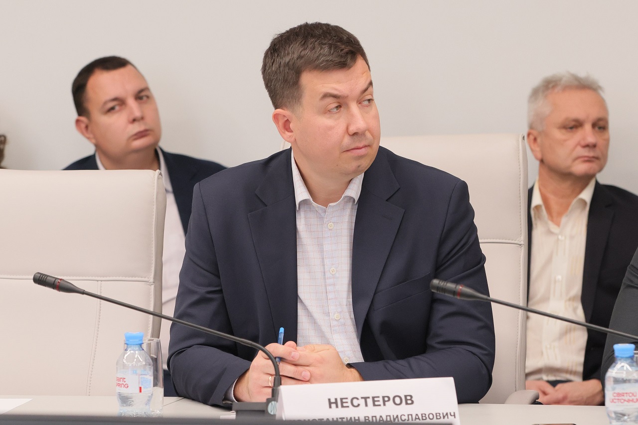 Константин Нестеров на заседании в правительстве