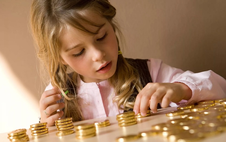 Дети учатся считать деньги